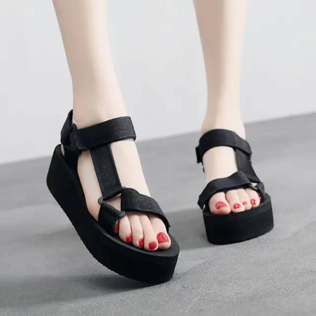Ladies sandals