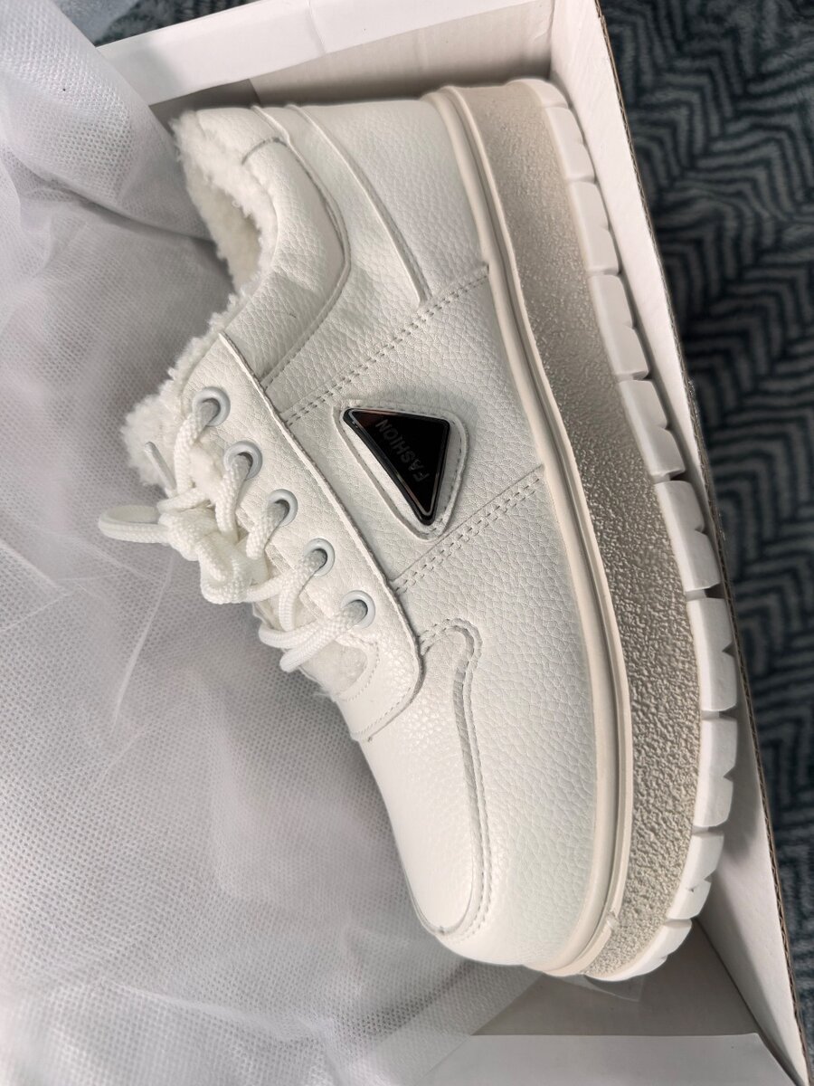 Утепленные кроссовки