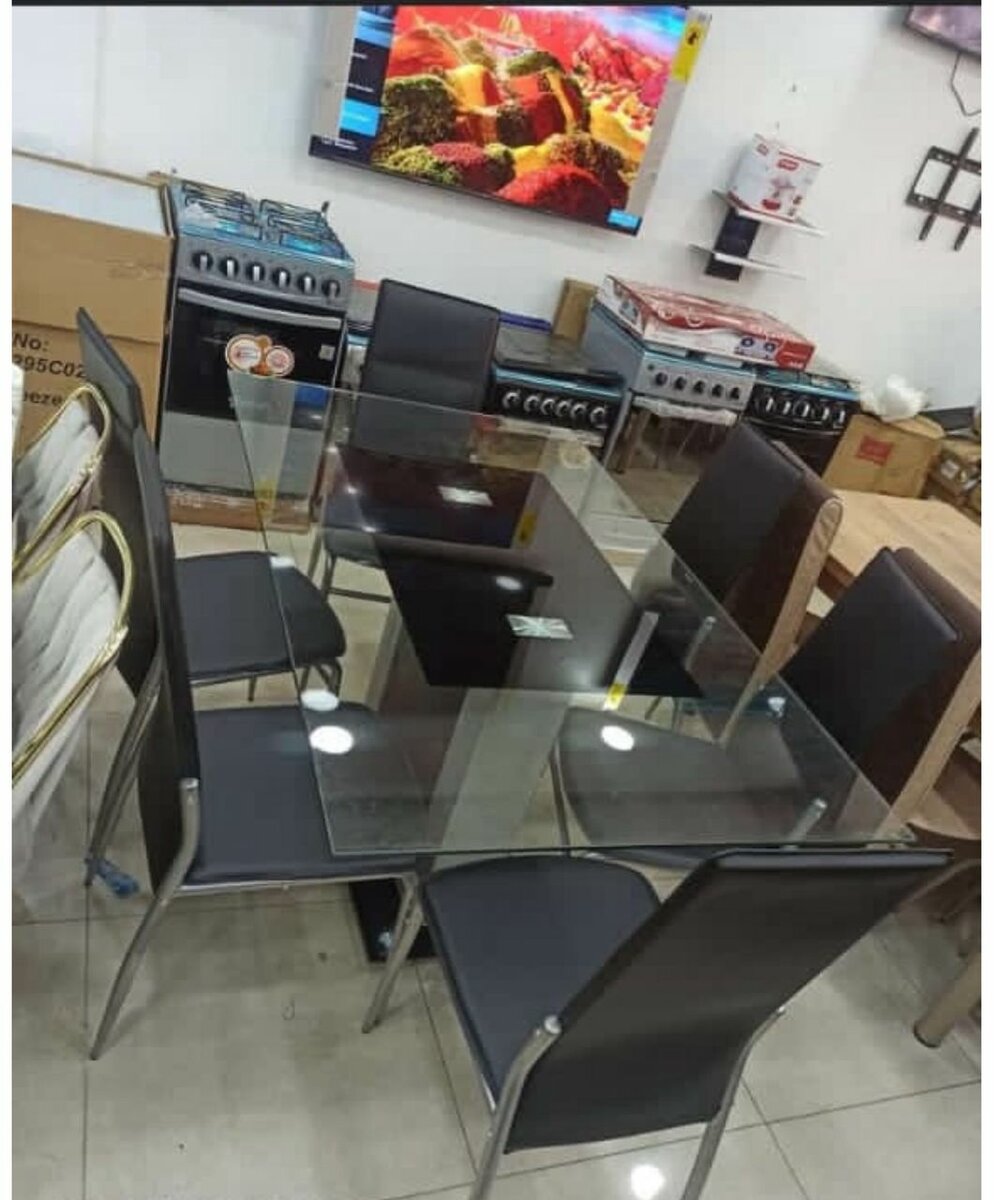 Table à manger moderne en verre