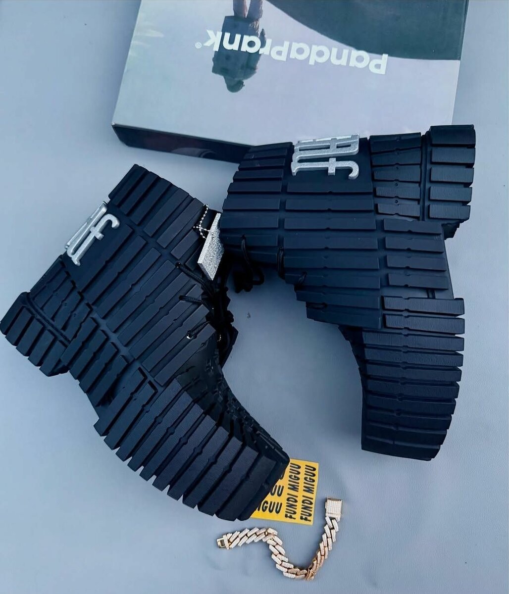 Bottes noires robustes