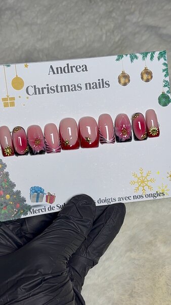 Ongles de Noël Andrea