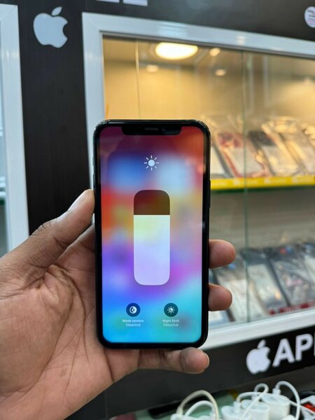 iPhone 11 Pro 256g sans id