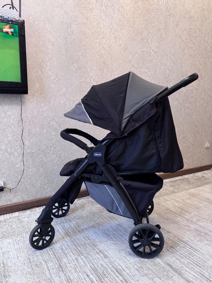 Продаю коляску Chicco Kwik One