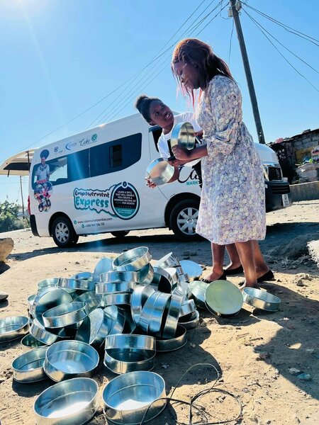 The famous 8inch one(1) layer baking tins