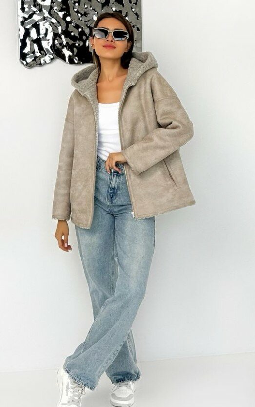 Красивая женская двухсторонняя куртка 