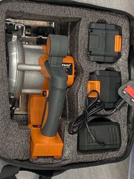 Cordless circular saw