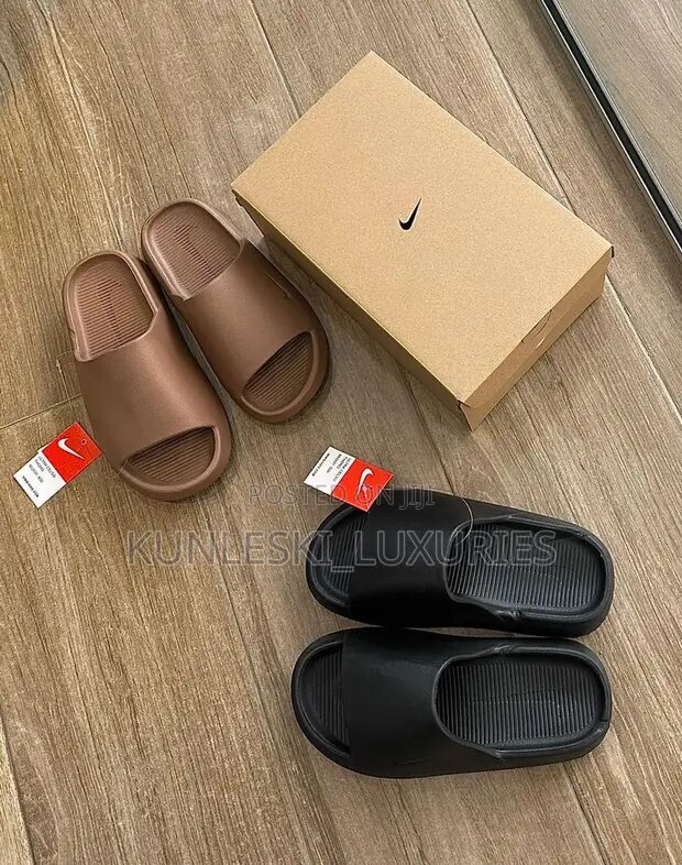 Nike Calm Slides