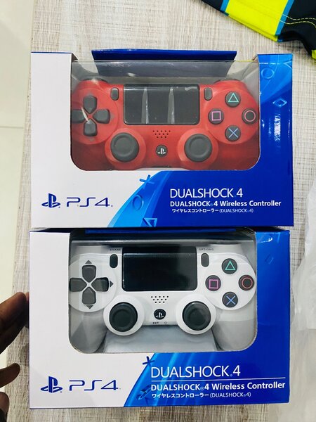 PS4 controller
