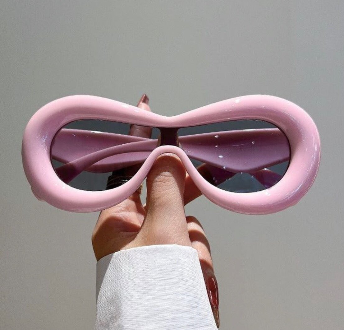 Lunettes de soleil colorées tendance