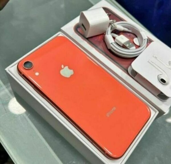iPhone XR 64GB Débloqué