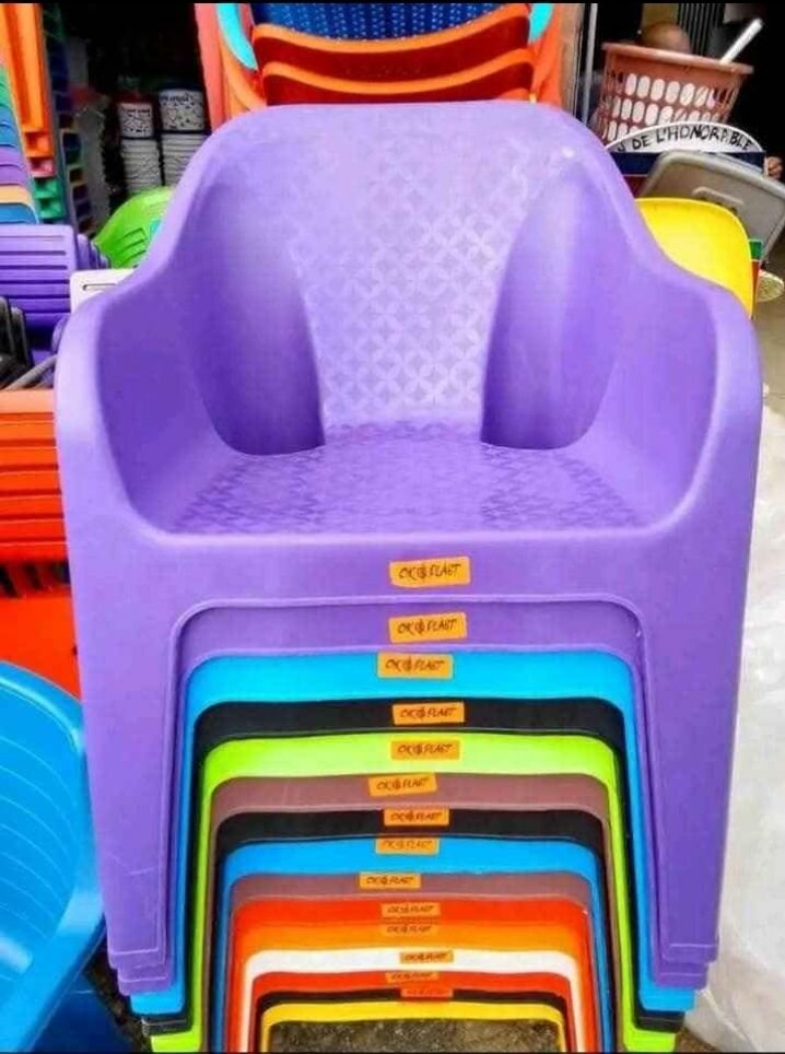 Chaises  en plastique