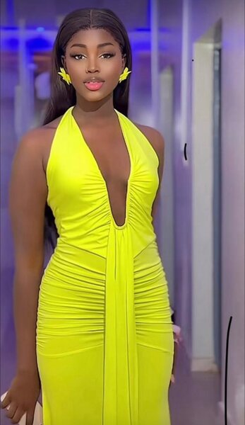 Robe Jaune Élégante Plongeante