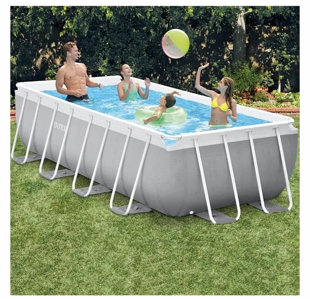 FAMILY SWIMMING POOL