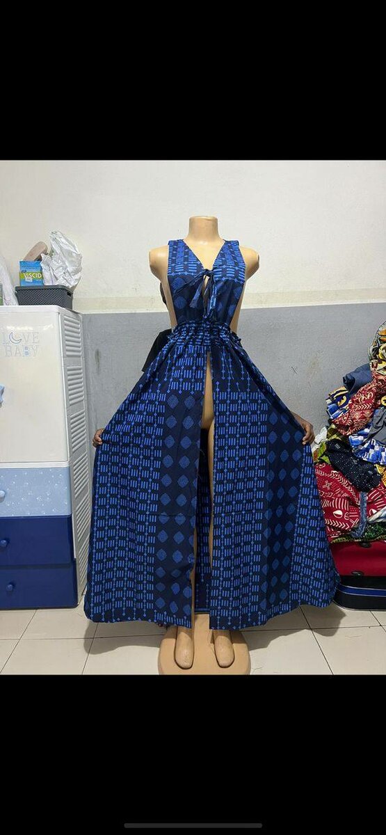 Robe disponible a 7000fr