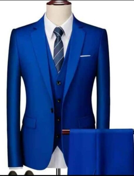 Costume bleu élégant homme