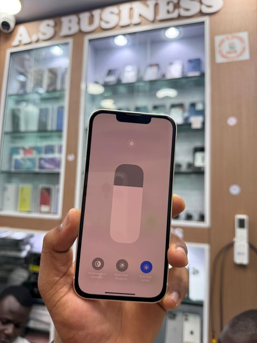 iPhone 13 simple casi neuf