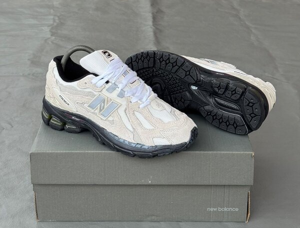 New Balance Sneakers 1906
