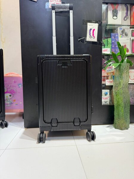 Valise rigide 4 roues noire