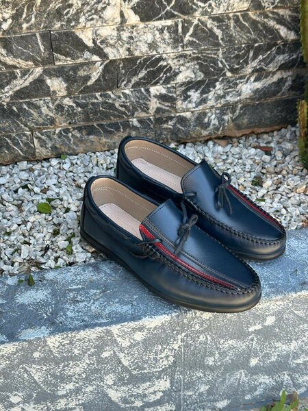 Mocassins en cuir noir élégants