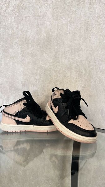 Продаю детские джорданы оригинал состояние хорошее,