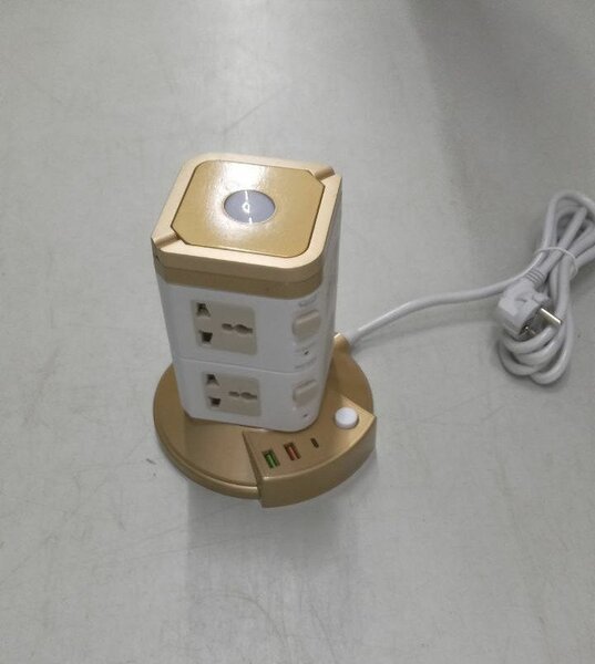 Tour de rallonge ou Multiprise électrique avec 3 ports usb,