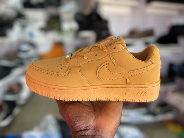Baskets mode en cuir cognac