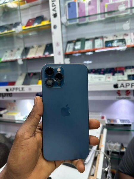 iPhone 12 Pro Max Bleu
