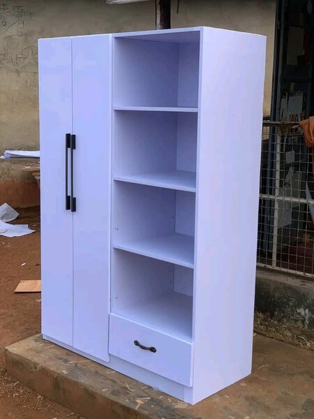 Armoire blanche moderne