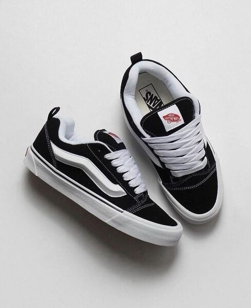 Vans Black & White