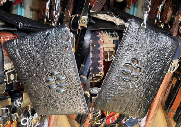Pochette en cuir crocodile