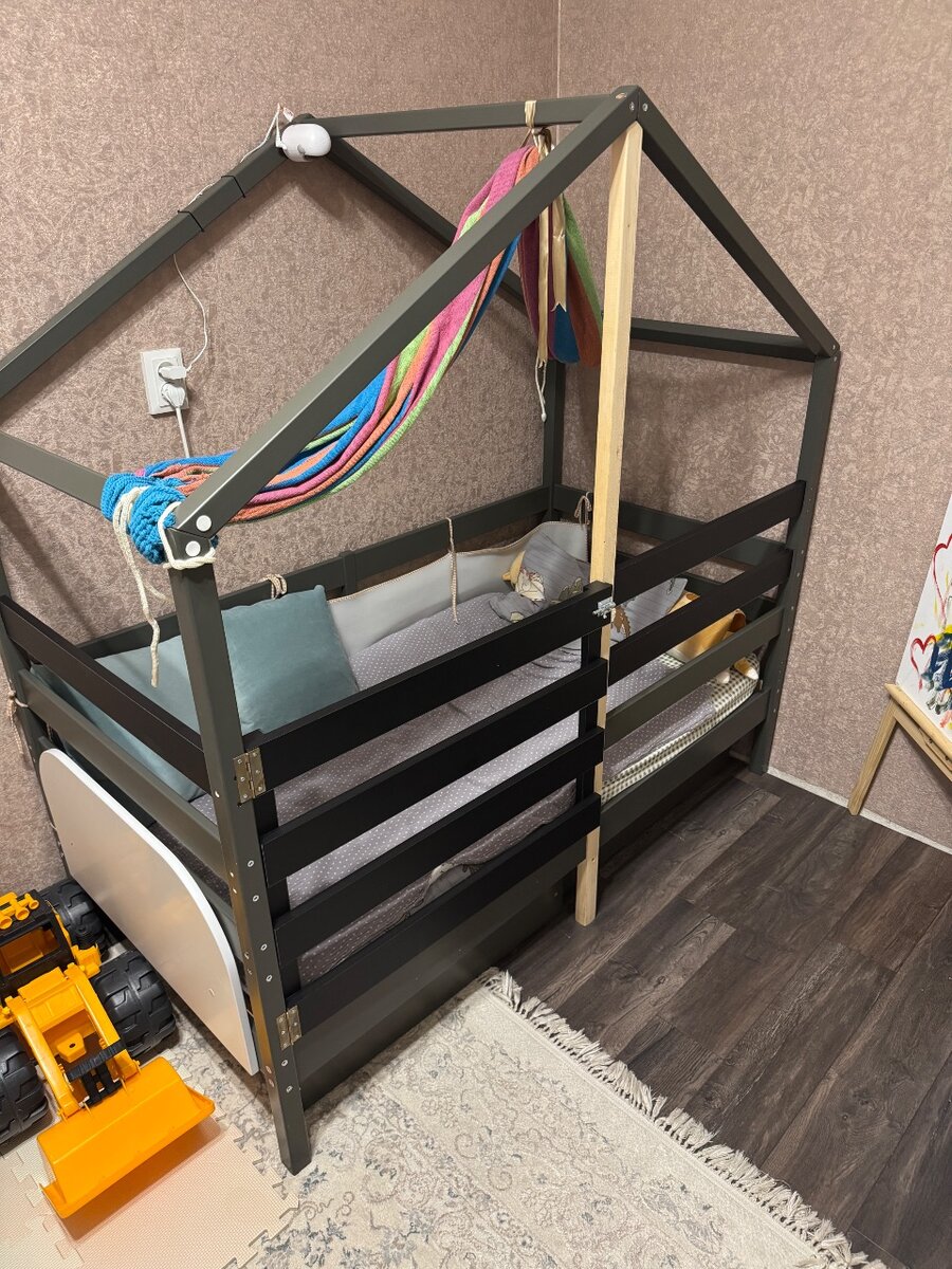 Кровать домик