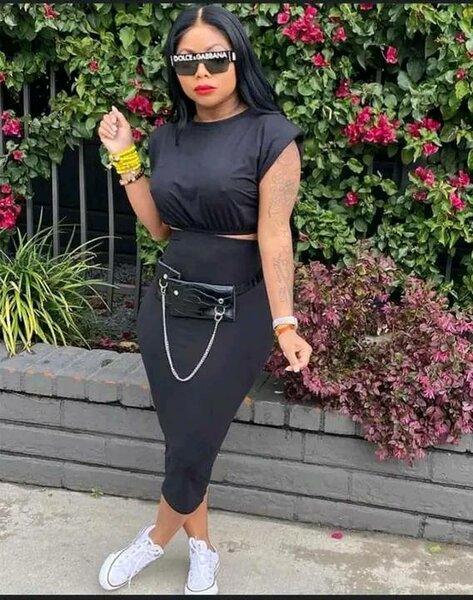 Women's 2-piece suit, short top and skirt