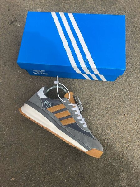 Chaussures Adidas