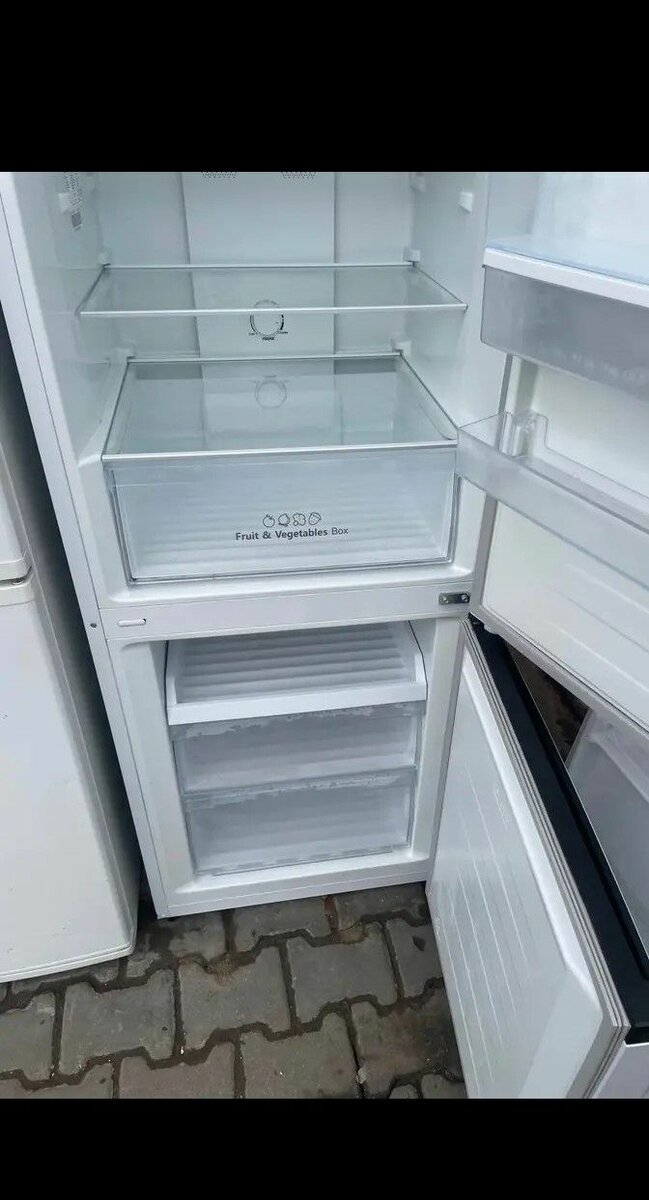 Réfrigérateur combiné moderne