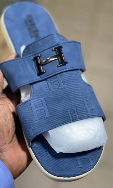 Sandales en cuir semelle gomme