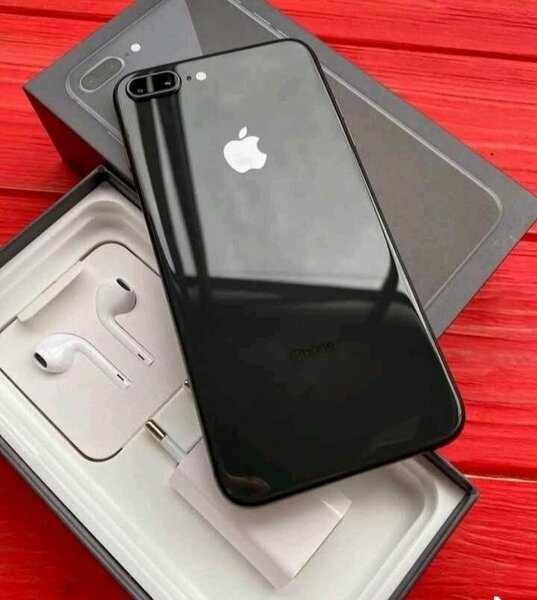iPhone 8 Plus 64 Go Noir