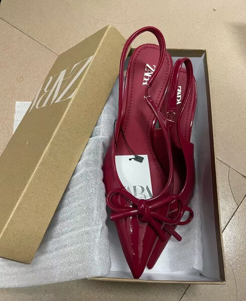 Escarpins rouges à bride