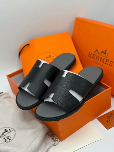 Men Hermes Flats
