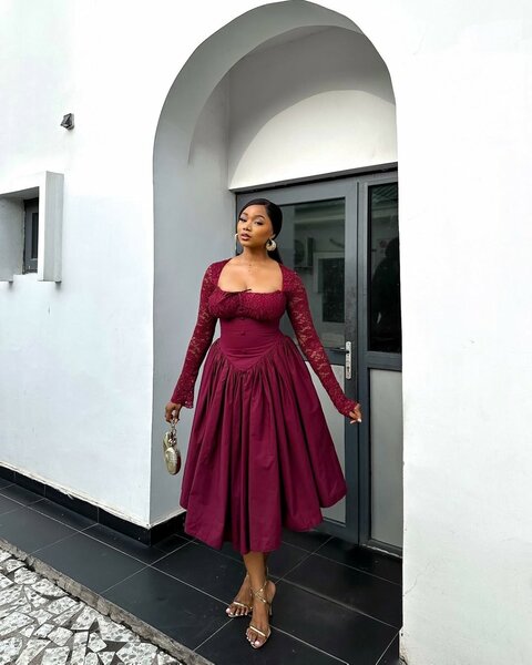 Not heavy. Size 8 to 14