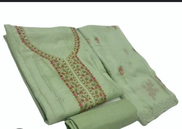 Ladies suit