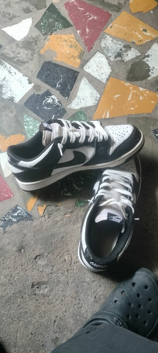 Chaussures sneakers noir et blanc