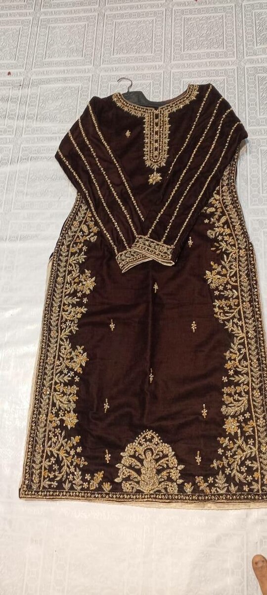 Embroidery suit