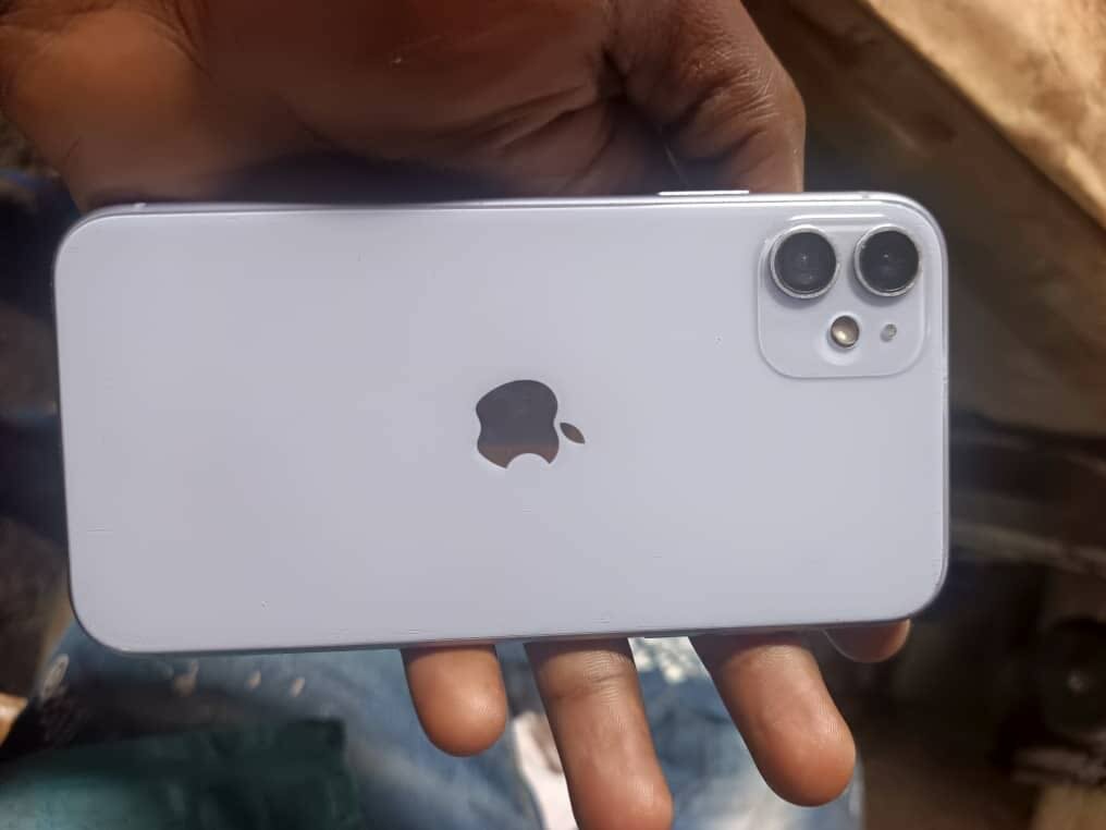 iPhone 11 64GB White