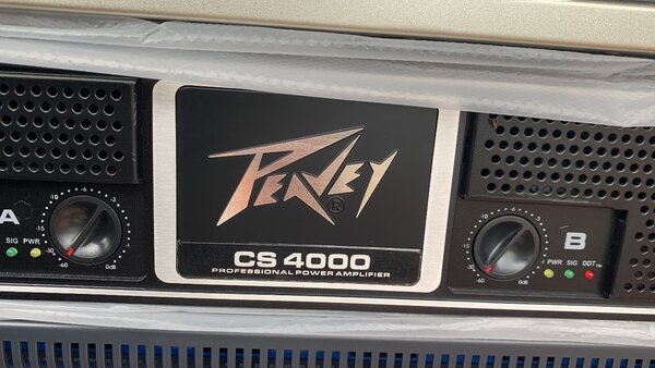 Peavey CS 4000 Amplifier