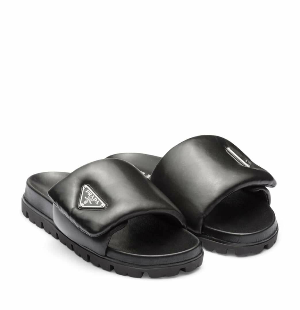 Branded fashion slippers