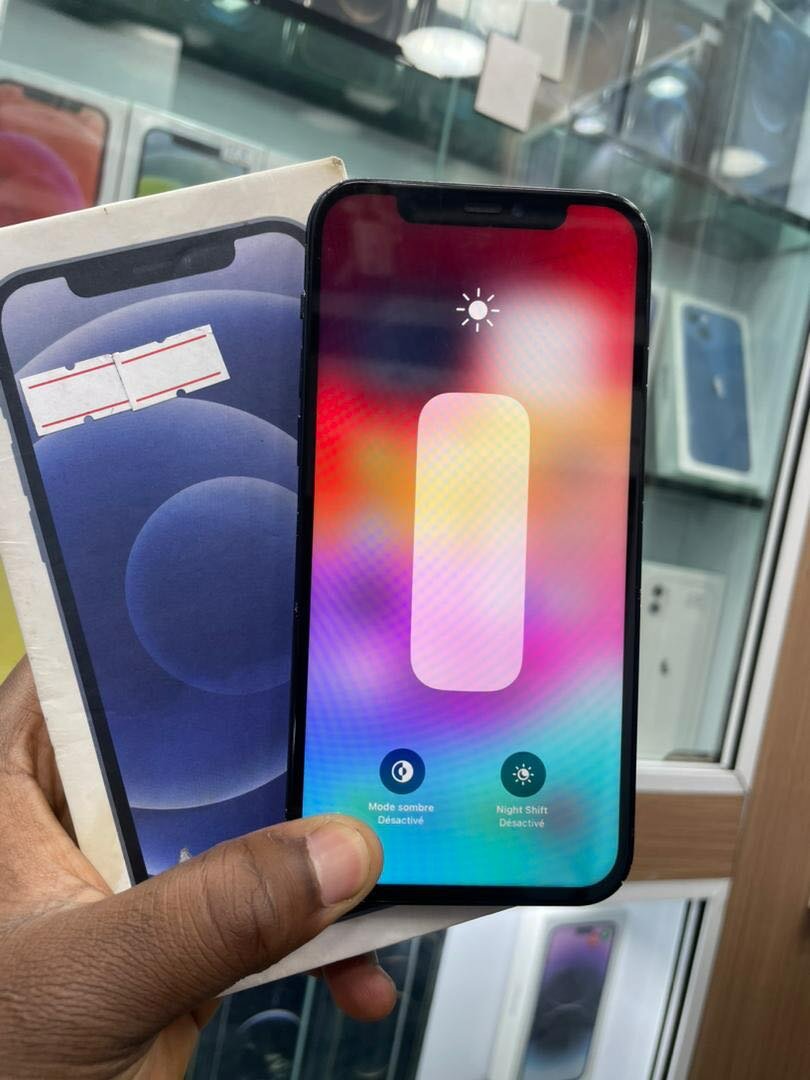 iPhone 12 simple 64giga