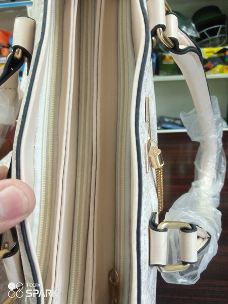 Ladies hand bag