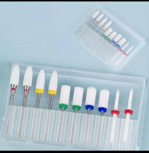 Ponceuse électrique rechargeable avec ses 10 Ambouts de rech