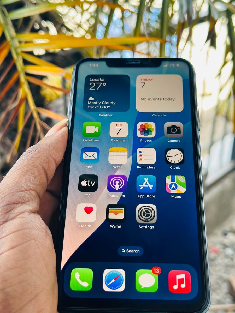 iPhone 11 Pro Max 64 gbs Battery health 80% with  face id