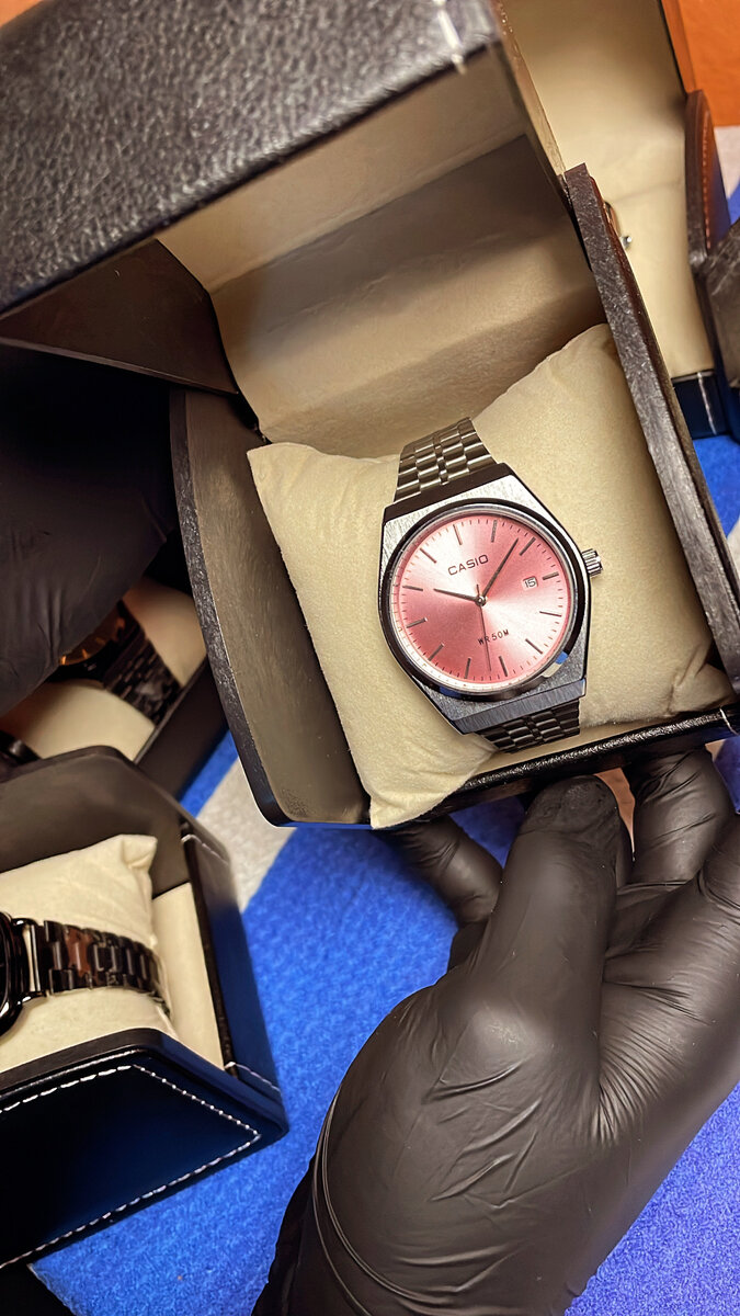 Montre argenté cadran rose WR